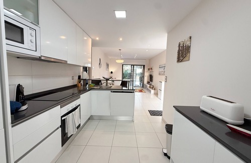 Els Arenals del Sol Apartment | Apartment 'Bahia' with Shared Pool, Wi-Fi and Air Conditioning