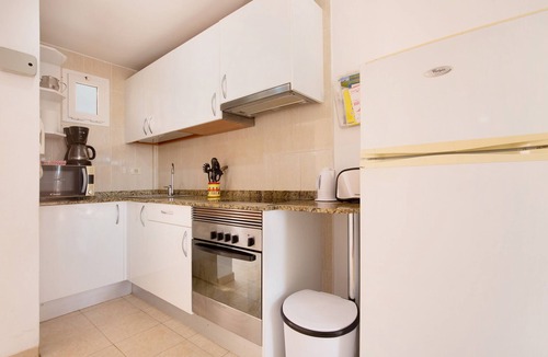 Castillo Caleta de Fuste Apartment | Apartment 'Beautiful 3-Bed' with Pool, Garden and Wi-Fi
