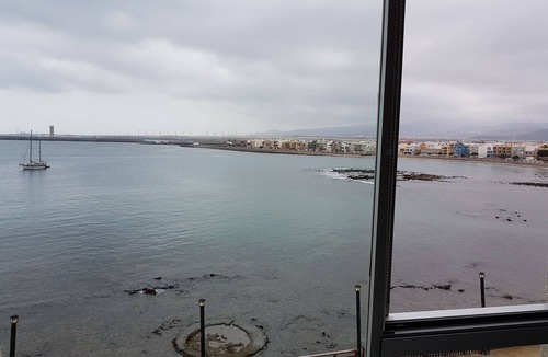 Playa de Arinaga Condo | Apartment BrisaMarCanarias 1st line Sea wifi/Sat Solarium 3 room 2bathroom Views
