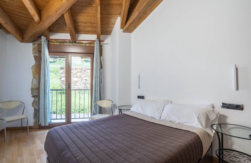Marcelle Apartment | Apartment 'Casa Felisa' with Shared Pool, Terrace, and Garden