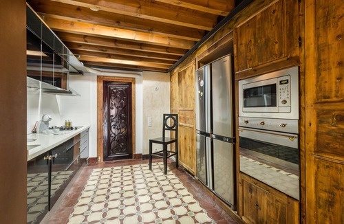 Murcia Apartment | Apartment 'Casa Catedral' with Balcony, Wi-Fi and Air Conditioning