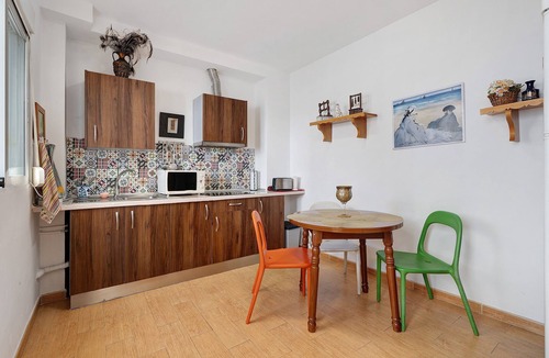 Zaidin Apartment | Apartment 'Casacuéntame' with Private Terrace, Wi-Fi and Air Conditioning