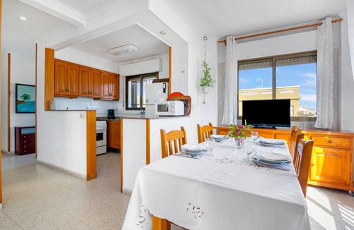 Les Deveses Apartment | Apartment 'Cudei Primera Línea' with Sea View, Wi-Fi and Air Conditioning