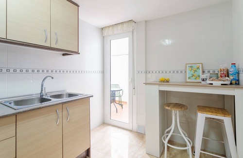 Alicante Apartment | Apartment 'En El Corazón Alicantino' with Balcony and Wi-Fi