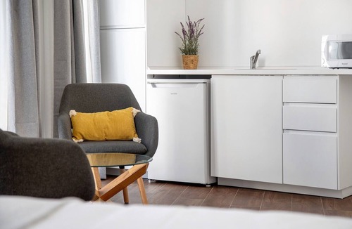 Jerez de la Frontera Old Town Apartment | Apartment 'Casa Milano 2' with Balcony, Wi-Fi and Air Conditioning