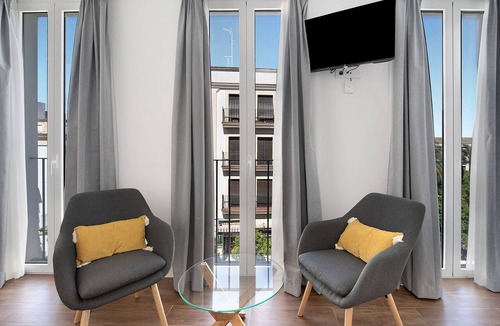 Jerez de la Frontera Old Town Apartment | Apartment 'Casa Milano 2' with Balcony, Wi-Fi and Air Conditioning