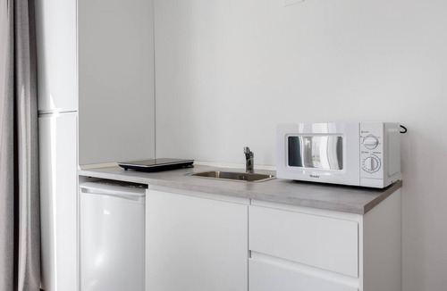 Jerez de la Frontera Old Town Apartment | Apartment 'Casa Milano 1' with Balcony, Wi-Fi and Air Conditioning