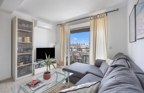 Sanlucar de Barrameda Apartment | Apartment 'Next To Piletas' with Sea Views, Private Balcony and Wi-Fi