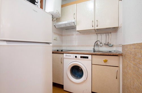 Castillo Caleta de Fuste Apartment | Apartment "Galcanary" with Mountain Views, Pool and Wi-Fi