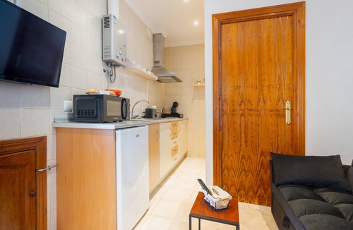 Carmona Apartment | Apartment 'Giraldilla' with Shared Garden, Wi-Fi and Air Conditioning