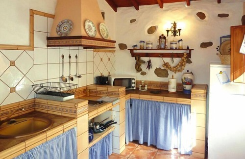 Barranco del Pinar House | Apartment in Moya with communal pool