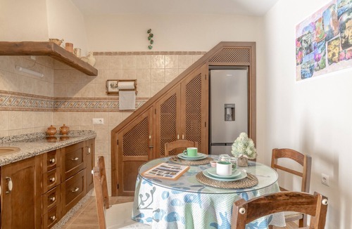 Zahara de la Sierra Apartment | Apartment 'Los Cuatro Vientos' with Wi-Fi