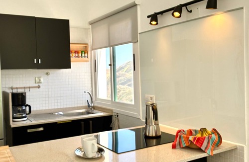 Los Lagos Apartment | Apartment 'La Barca Sunny Rooftop' with Sea View, Shared Terrace & Wi-Fi