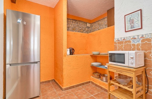 La Cala del Moral Apartment | Apartment 'La Canarita' with Sea Views, Wi-Fi, and Air Conditioning