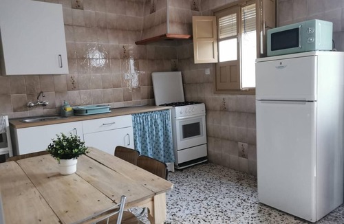 Cuevas del Becerro House | Apartment 'La Barranca' with Mountain View, Private Terrace and Wi-Fi