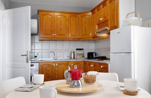 Playa Blanca Apartment | Apartment "La Estrella" Near Beach with Panoramic Sea View, Terrace, A/C & Wi-Fi