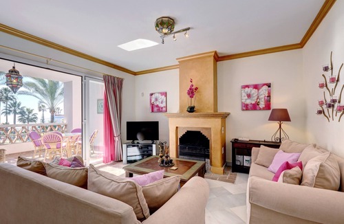 Bahia de Casares Apartment | Apartment La Perla de Marakech 2 with Sea View and Wi-Fi