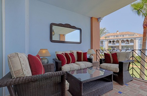 Bahia de Casares Apartment | Apartment "La Perla de Marakech 4" with Sea View, Shared Pool & Wi-Fi