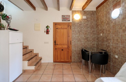 Alicante Apartment | Apartment 'La Torre' with Wi-Fi and Air Conditioning