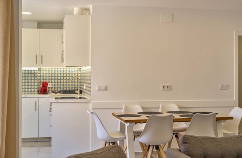 Distrito Sur Apartment | Apartment 'Las 4 Llaves De Córdoba 2' with Private Terrace, Wi-Fi and Air Conditioning