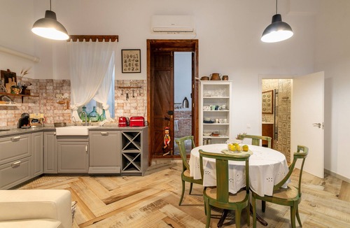 Campoamor Apartment | Apartment 'Loft Centro Alicante' with Balcony, Wi-Fi and Air Conditioning