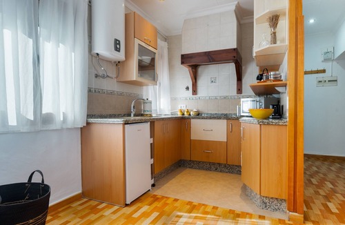 Carmona Apartment | Apartment 'Lolita' with Shared Garden, Wi-Fi and Air Conditioning