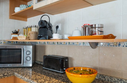 Carmona Apartment | Apartment 'Lolita' with Shared Garden, Wi-Fi and Air Conditioning