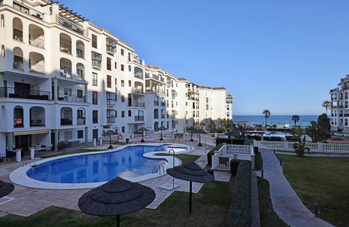 Cabrita Apartment | Apartment 'Marina de la Duquesa 805' Close to the Beach with Pool