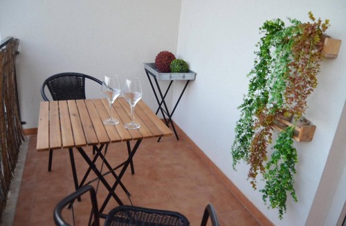 Candeleda Apartment | Apartment 'Ojaranzo' with Mountain Views, Wi-Fi, and Air Conditioning