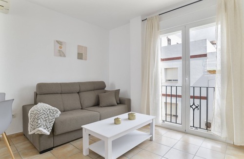 Conil de la Frontera City Center Apartment | 'Apartment Perez Zara 6' close to the Sea with Terrace & Wi-Fi