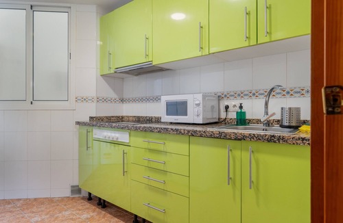 El Cerezo Apartment | Apartment 'Piedra Preciosa' with Balcony, Wi-Fi and Air Conditioning