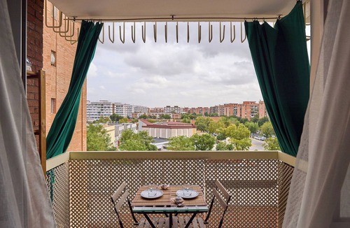 Cordoba Apartment | Apartment 'Piso Céntrico Cerca De La Rivera' with Private Terrace, Wi-Fi and Air Conditioning