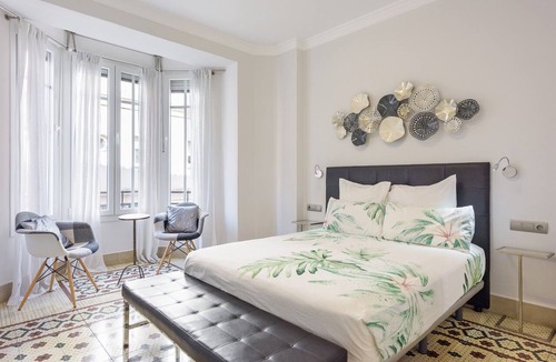 Malaga Historic Centre Apartment | Apartment 'Piso Centro Histórico' with Wi-Fi and Air Conditioning