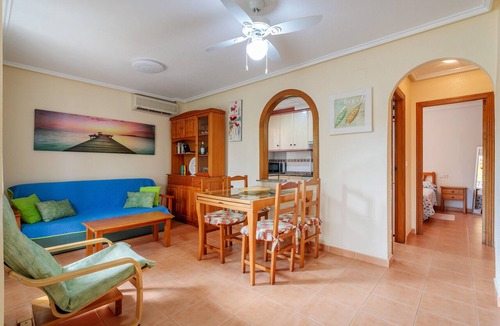 Gran Alacant Apartment | Apartment 'Pretty Bungalow' with Mountain View, Wi-Fi and Air Conditioning