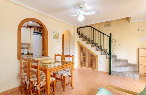 Gran Alacant Apartment | Apartment 'Pretty Bungalow' with Mountain View, Wi-Fi and Air Conditioning