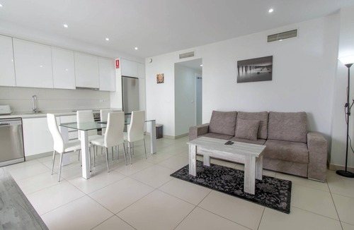 La Marina Apartment | Apartment Soleado with Shared Pool, Terrace & Wi-Fi
