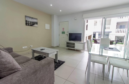 La Marina Apartment | Apartment Soleado with Shared Pool, Terrace & Wi-Fi