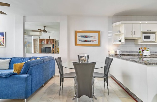 Oasis del Capistrano Apartment | Apartment 'Superb Nerja' with shared pool, Wi-Fi, Air-Con, near Burriana Beach
