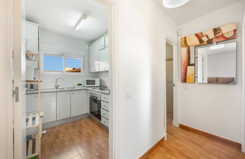 Cadiz Apartment | Apartment 'The Bright Beauty' with Wi-Fi and Air Conditioning