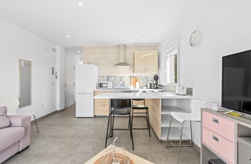 Abanilla Apartment | Apartment 'Unforgettable Rental in A Beautiful' with Balcony, Wi-Fi and Air Conditioning