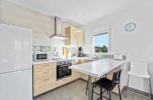 Abanilla Apartment | Apartment 'Unforgettable Rental in A Beautiful' with Balcony, Wi-Fi and Air Conditioning