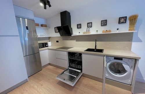 Huelva Apartment | APARTMENT WITH GARAGE IN THE CENTER OF HUELVA CAPITAL.