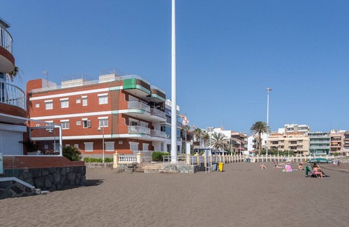 Melenara Apartment | Apartment with Terrace on the Beachfront.