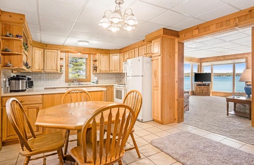 Lake Township House | Arborvitae Point