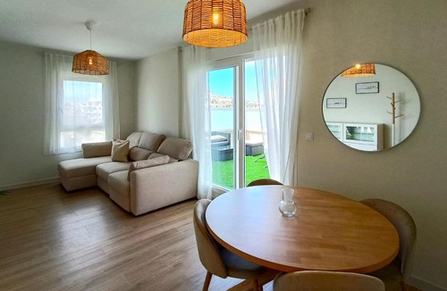 Retamar Apartment | Atenas Suite, 2 Hab, terraza, piscina y playa a 3 min