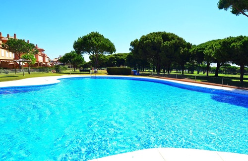 Chiclana de la Frontera Villa | Attached house, near golf course, communitary pool, rent in Chiclana,Santi Petri