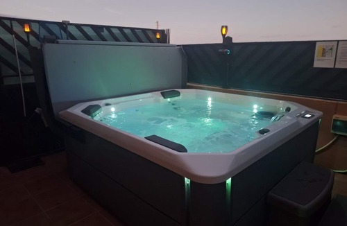 Corralejo Villa | ATTRACTIVE FRONT LINE detached villa with SUPERB Jacuzzi & Tiki Rooftop Bar