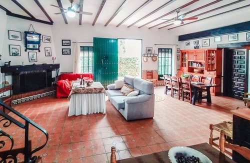 Los Palacios y Villafranca House | Awesome home in Los Palacios