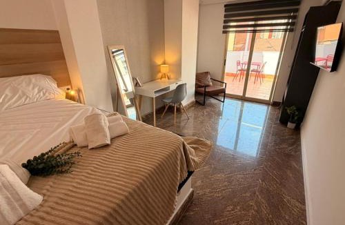 Benalua Apartment | Balcony room with AC near Alicante center
