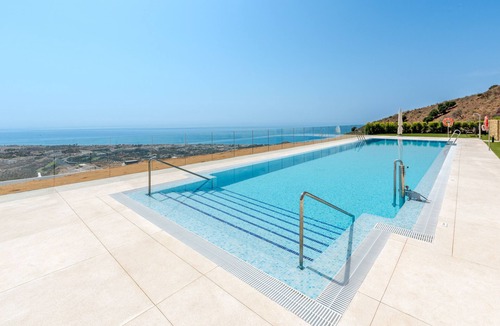 Rincon de la Victoria Apartment | Bali in Rincón | Elegant 2BR Apartment with Terrace & Ocean Views
